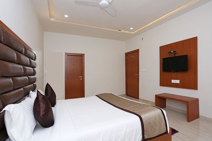 Imagen de la habitación del Hotel Paras Royale. Foto 9