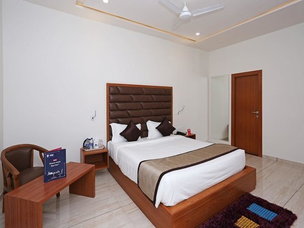 Imagen de la habitación del Hotel Paras Royale. Foto 13