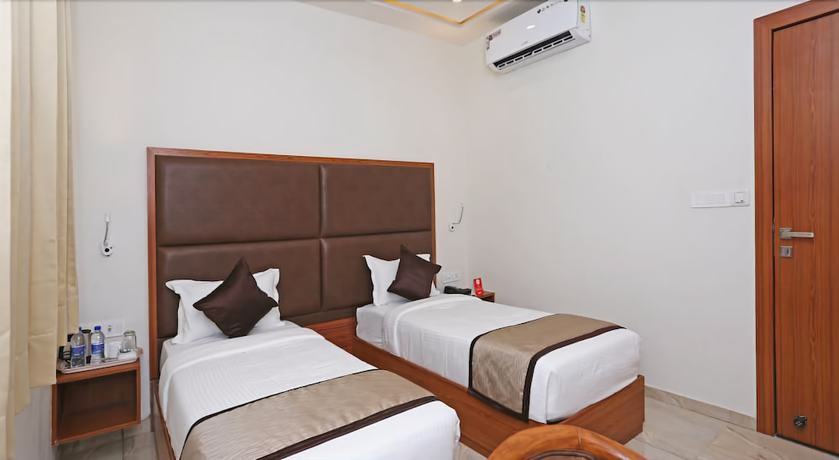 Imagen de la habitación del Hotel Paras Royale. Foto 14