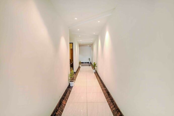 Imagen general del Hotel Paras, Zirakpur. Foto 2