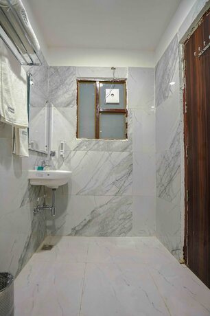 Imagen general del Hotel Paras, Zirakpur. Foto 5