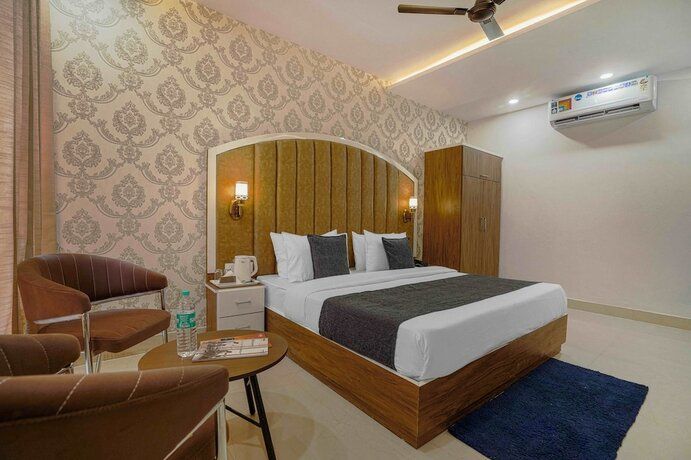 Imagen de la habitación del Hotel Paras, Zirakpur. Foto 13