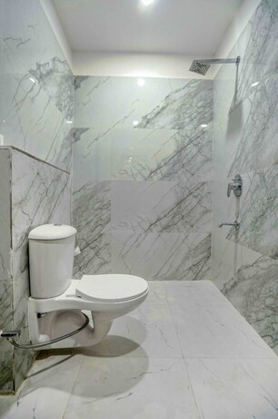 Imagen general del Hotel Paras, Zirakpur. Foto 9