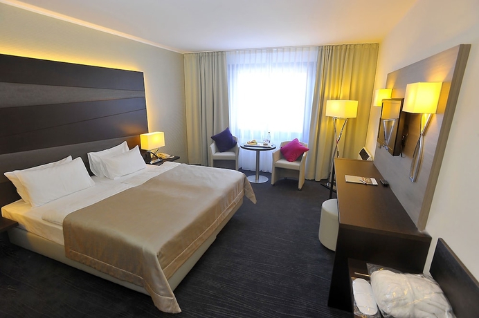 Imagen de la habitación del Hotel Parc Alvisse. Foto 14