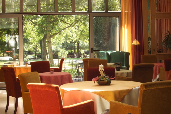 Imagen de los interiores del Hotel Parc Belair. Foto 13