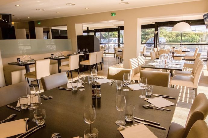 Imagen del bar/restaurante del Hotel Parc, Carvin. Foto 5