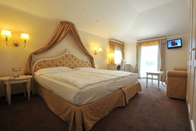 Imagen de la habitación del Hotel Parc Du Lac, Levico Terme. Foto 17