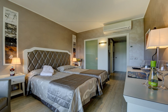 Imagen de la habitación del Hotel Parc Gritti. Foto 7