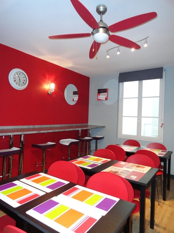 Imagen del bar/restaurante del Hotel Parc Mazon. Foto 2