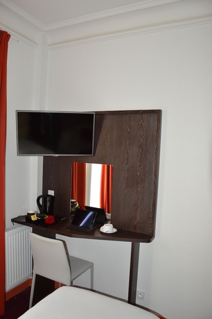 Imagen de la habitación del Hotel Parc Paris. Foto 17