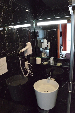 Imagen de la habitación del Hotel Parc Paris. Foto 20