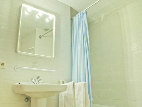 Imagen de la habitación del Hotel Parc, Roses. Foto 13