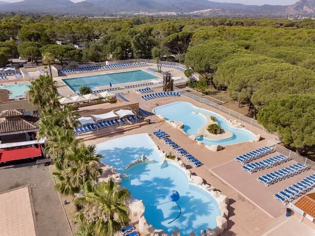 Imagen general del Hotel Parc Saint James Oasis Village. Foto 15