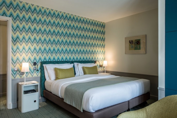 Imagen de la habitación del Hotel Parc Saint Severin. Foto 17