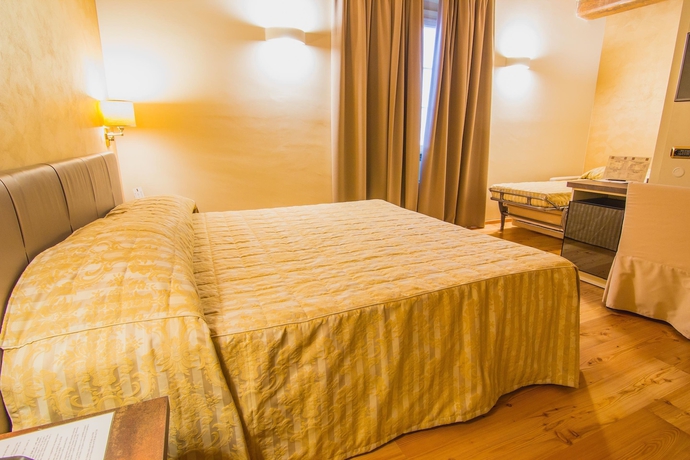 Imagen de la habitación del Hotel Parco Borromeo. Foto 6