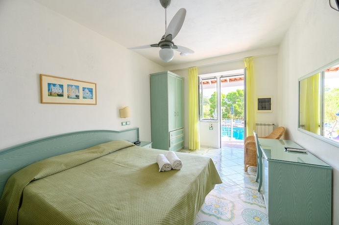 Imagen de la habitación del Hotel Parco Cartaromana. Foto 2