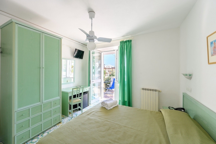 Imagen de la habitación del Hotel Parco Cartaromana. Foto 10