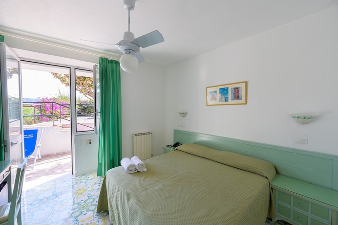 Imagen de la habitación del Hotel Parco Cartaromana. Foto 15