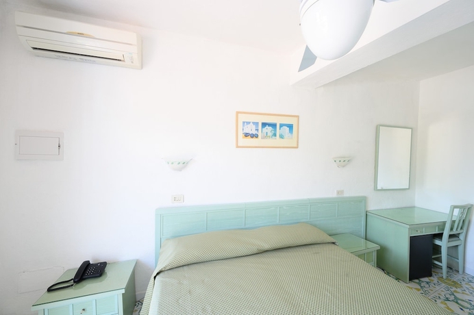 Imagen de la habitación del Hotel Parco Cartaromana. Foto 17