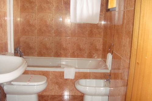 Imagen de la habitación del Hotel Paredes Design. Foto 5