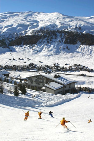 Imagen de los exteriores del Hotel Par&egrave;. Foto 9