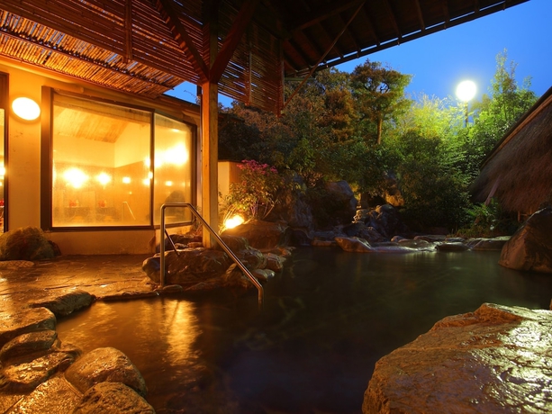 Imagen de la piscina del Hotel Parens Onoya. Foto 11