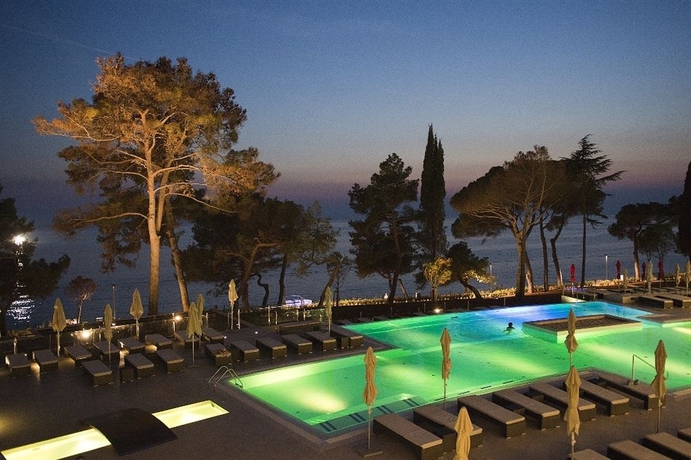 Imagen de los exteriores del Hotel Parentium Plava Laguna. Foto 8