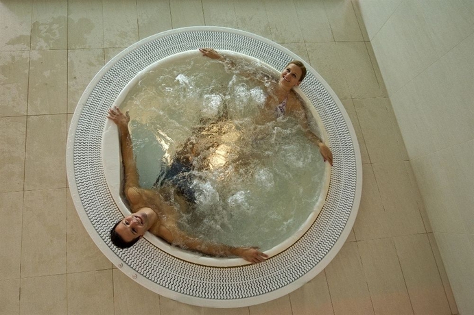 Imagen de la piscina del Hotel Parentium Plava Laguna. Foto 16