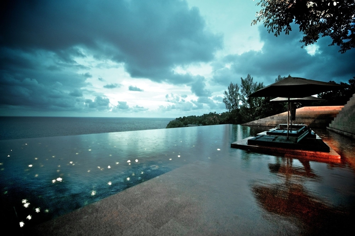 Imagen de la piscina del Hotel Paresa Resort Phuket. Foto 4