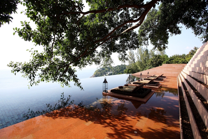 Imagen de la piscina del Hotel Paresa Resort Phuket. Foto 5