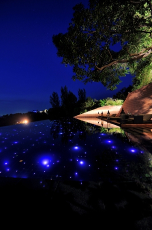 Imagen de la piscina del Hotel Paresa Resort Phuket. Foto 14