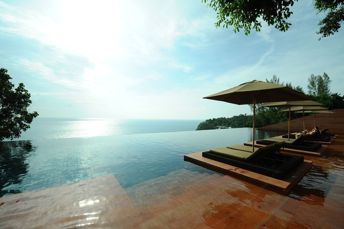 Imagen de la piscina del Hotel Paresa Resort Phuket. Foto 15