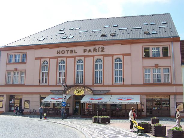 Imagen de los exteriores del Hotel Par&iacute;z. Foto 15