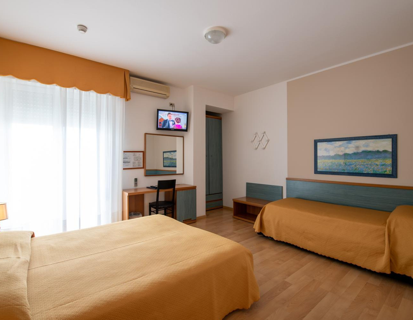 Imagen general del Hotel Parigi, Caorle. Foto 24