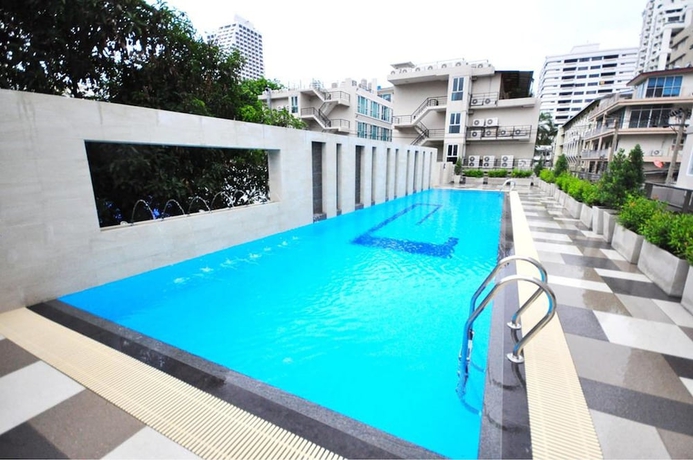 Imagen de la piscina del Hotel Parinda. Foto 18