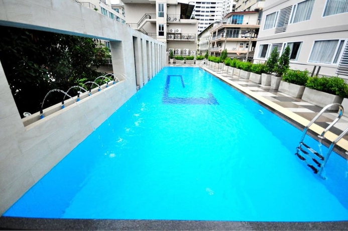 Imagen de la piscina del Hotel Parinda. Foto 19