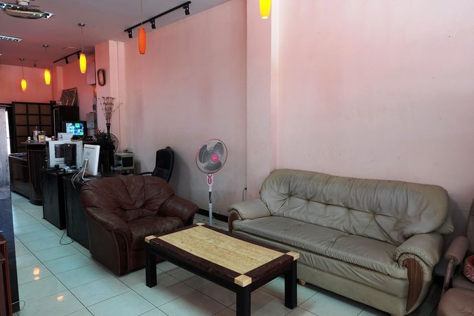 Imagen de los interiores del Hotel Parinya's Apartment. Foto 12