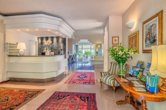 Imagen de los interiores del Hotel Parioli. Foto 20