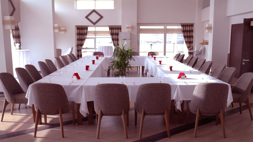 Imagen de los interiores del Hotel Parion. Foto 10