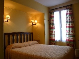 Imagen de los interiores del Hotel Paris Barcelone Hotel. Foto 11