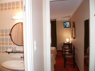 Imagen de la habitación del Hotel Paris Barcelone Hotel. Foto 6