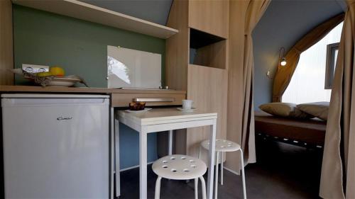 Imagen de la habitación del Hotel Paris Camping Ile du Roi. Foto 19