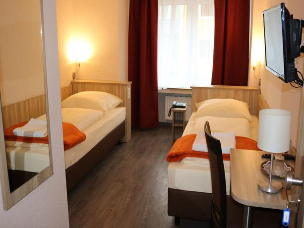 Imagen general del Hotel Paris, Dusseldorf. Foto 7