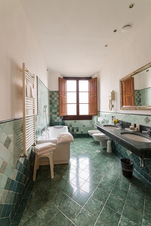 Imagen de la habitación del Hotel Paris, Florencia. Foto 10