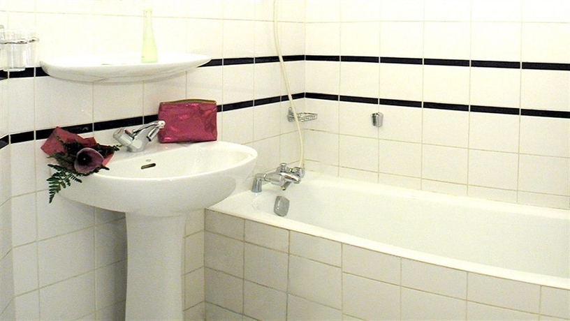 Imagen de la habitación del Hotel Paris France. Foto 4
