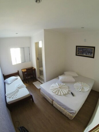 Imagen de la habitación del Hotel Paris, Jundia&iacute;. Foto 21