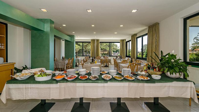 Imagen del bar/restaurante del Hotel Paris, Lido Di Camaiore. Foto 4