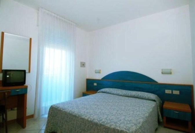 Imagen de la habitación del Hotel Paris, Lignano Sabbiadoro. Foto 4