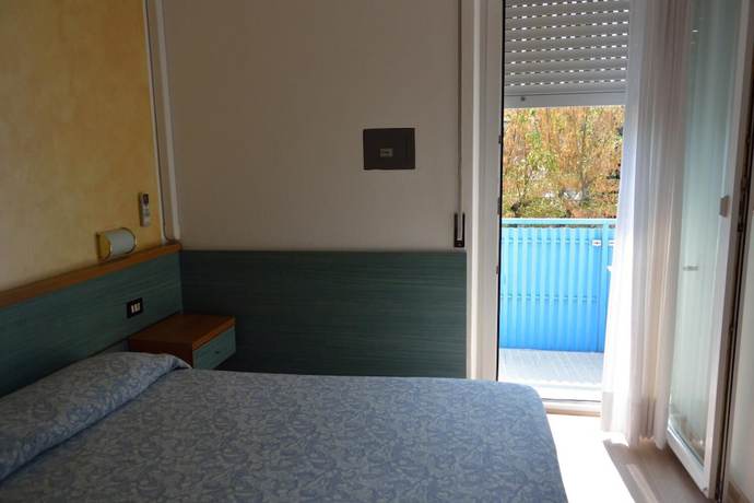 Imagen de la habitación del Hotel Paris, Lignano Sabbiadoro. Foto 11