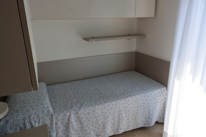 Imagen de la habitación del Hotel Paris, Lignano Sabbiadoro. Foto 13